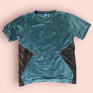 Adidas Originals Velour Tee Ventilated Panels – Men’s Medium